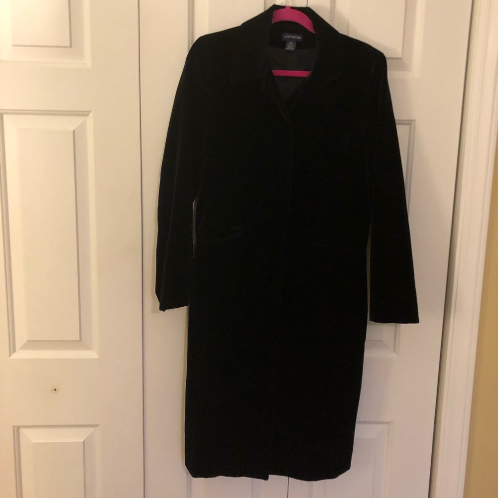 Fancy midi-length velvet winter coat